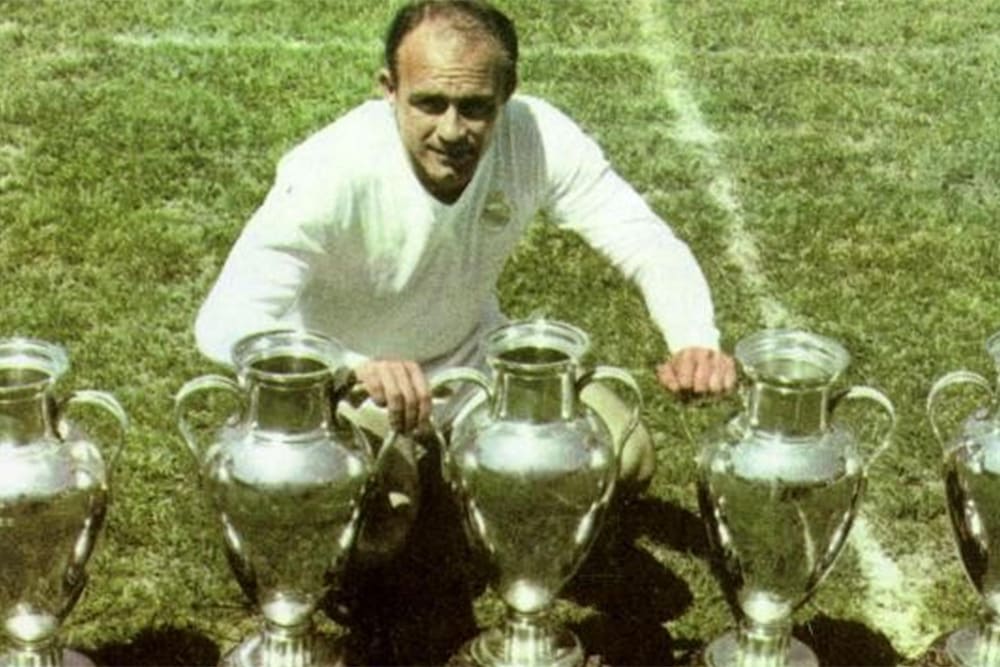 Alfredo Di Stefano: Maestro Sepak Bola Dunia Real Madrid